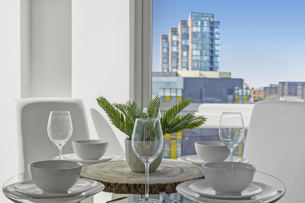 Stunning City Centre Penthouse - Sleeps 10 - Parking Manchester Eksteriør billede